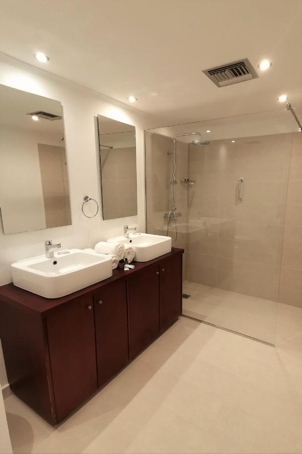 Helion Apartments Гувія Екстер'єр фото