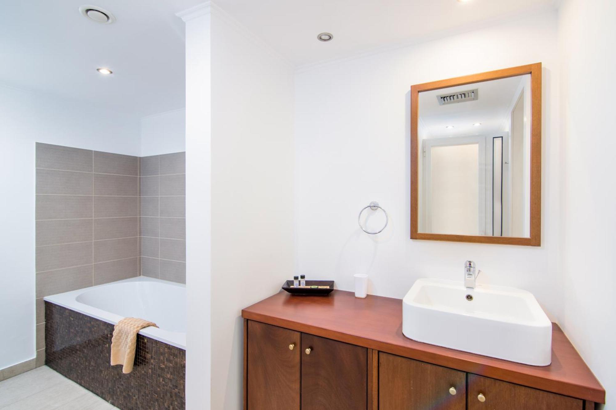 Helion Apartments Гувія Екстер'єр фото